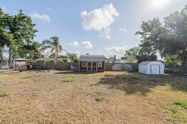 729 E LAKE AVENUE, Eagle Lake, FL 33839