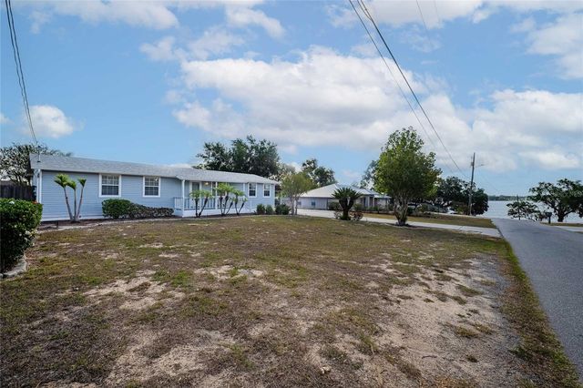 729 E LAKE AVENUE, Eagle Lake, FL 33839