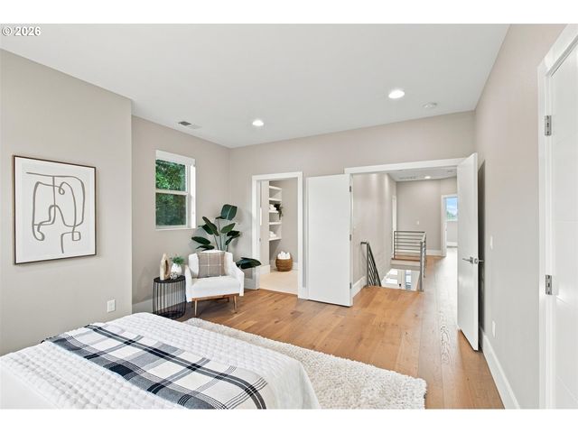 1201 ROSEMONT Rd, West Linn, OR 97068