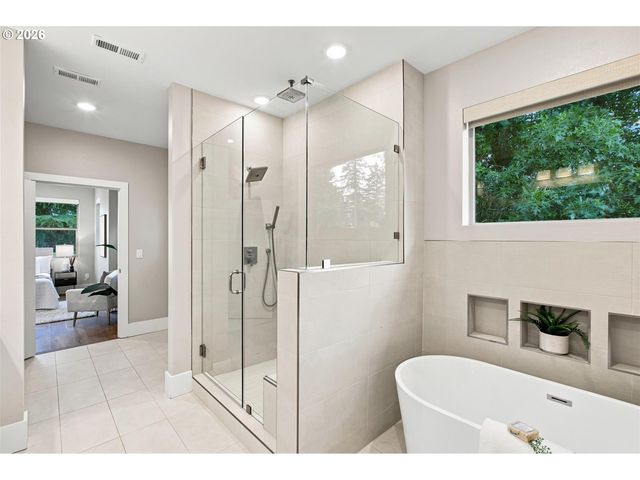 1201 ROSEMONT Rd, West Linn, OR 97068