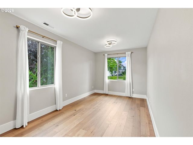 1201 ROSEMONT Rd, West Linn, OR 97068