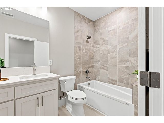 1201 ROSEMONT Rd, West Linn, OR 97068
