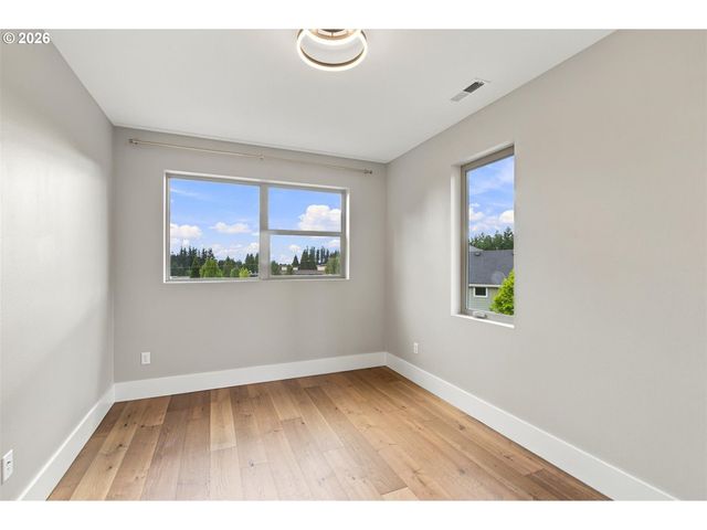 1201 ROSEMONT Rd, West Linn, OR 97068