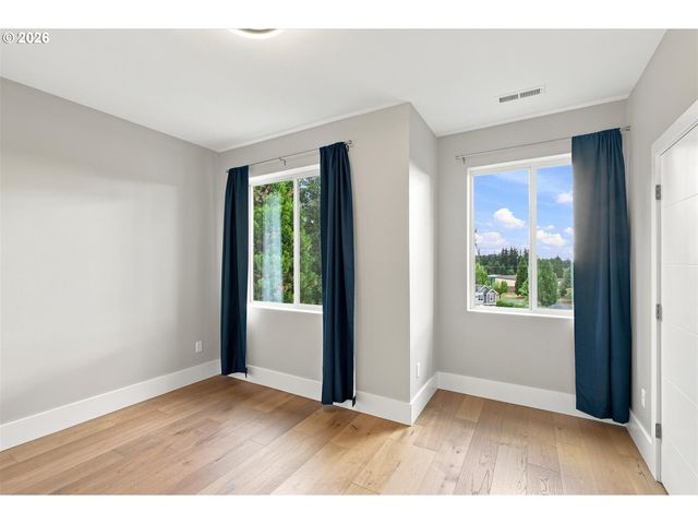 1201 ROSEMONT Rd, West Linn, OR 97068