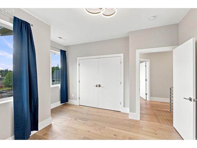 1201 ROSEMONT Rd, West Linn, OR 97068