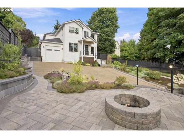 1201 ROSEMONT Rd, West Linn, OR 97068