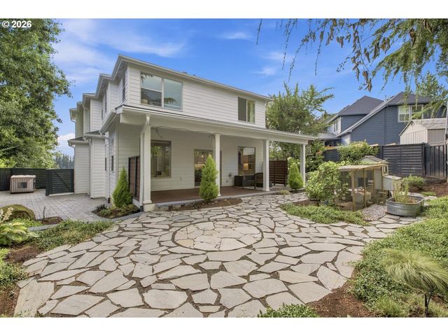 1201 ROSEMONT Rd, West Linn, OR 97068