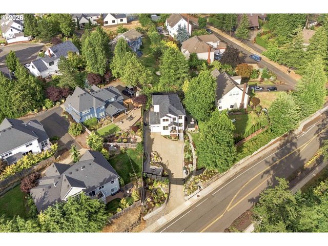 1201 ROSEMONT Rd, West Linn, OR 97068
