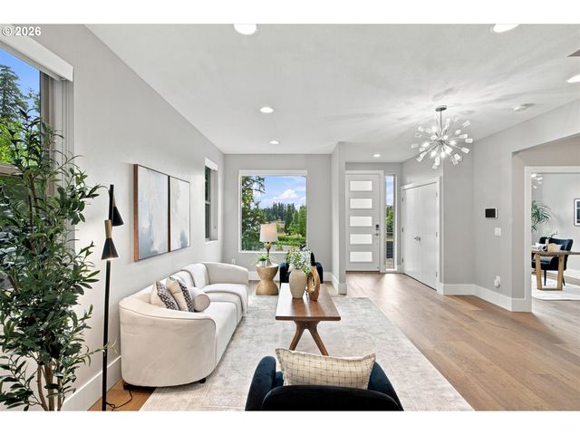 1201 ROSEMONT Rd, West Linn, OR 97068
