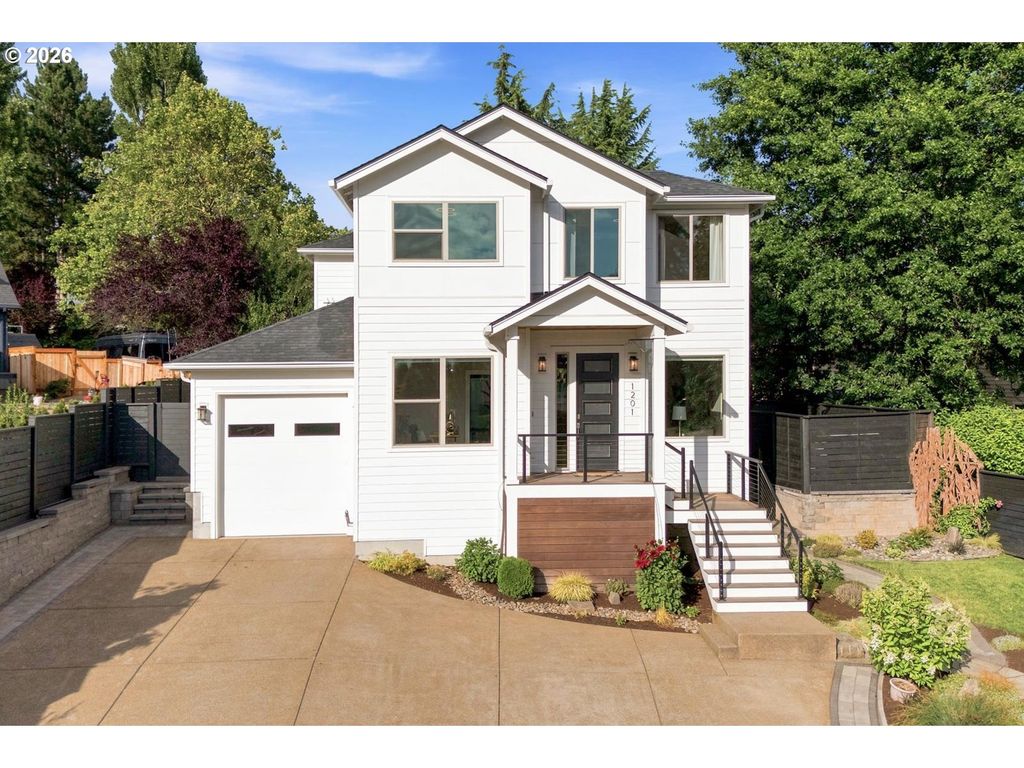 1201 ROSEMONT Rd, West Linn, OR 97068