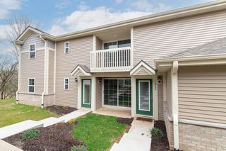 2740 Hidden DRIVE #71, Saint Francis, WI 53235