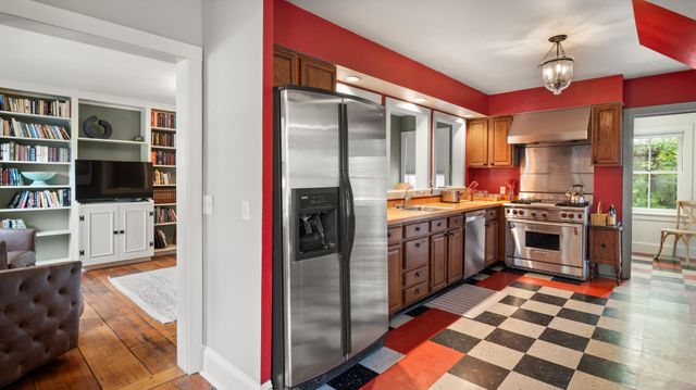 4 Highland Avenue, Stowe, VT 05672