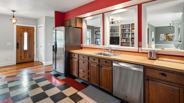 4 Highland Avenue, Stowe, VT 05672