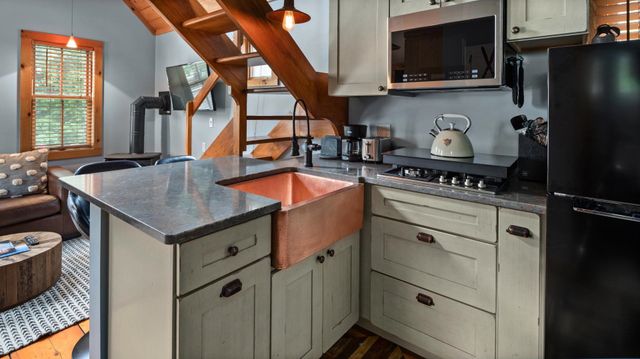 4 Highland Avenue, Stowe, VT 05672