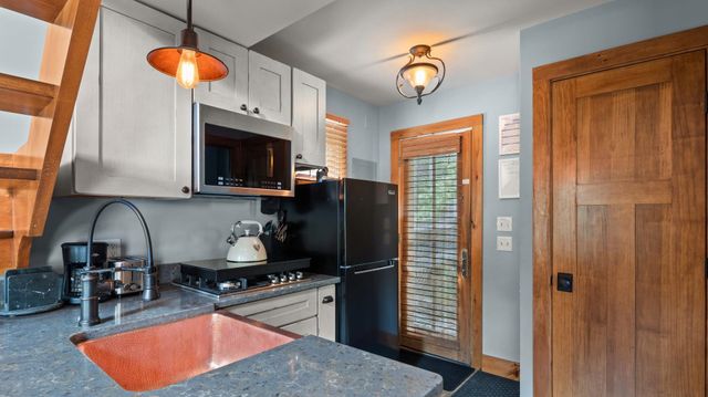 4 Highland Avenue, Stowe, VT 05672