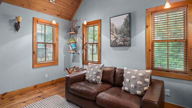 4 Highland Avenue, Stowe, VT 05672