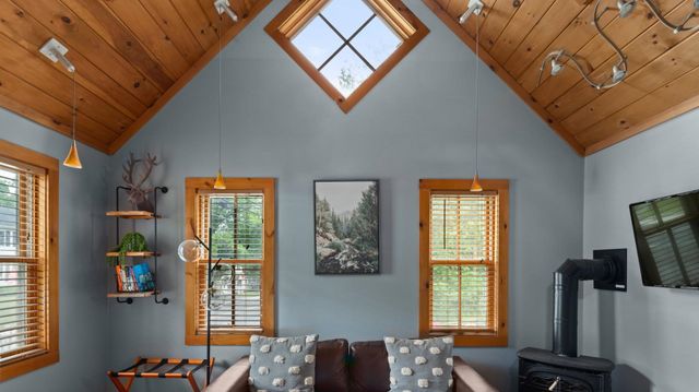4 Highland Avenue, Stowe, VT 05672