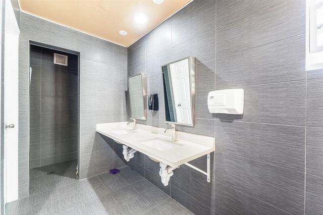 2720 N Pine Island Road 212, Sunrise, FL 33322