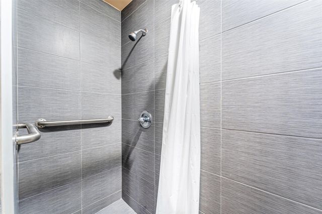 2720 N Pine Island Road 212, Sunrise, FL 33322