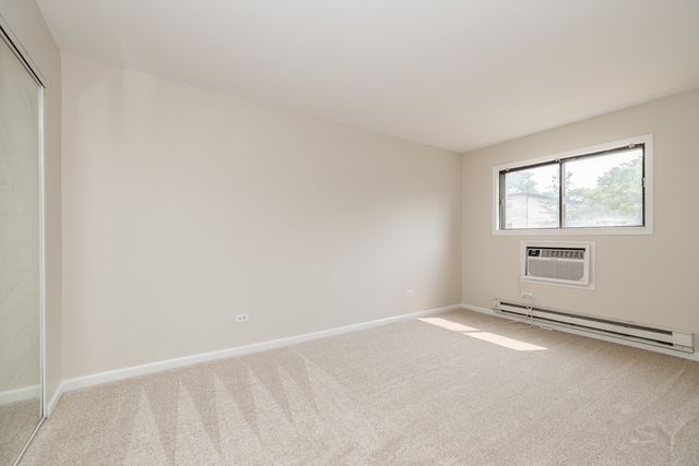 454 E SPRUCE Drive 2B, Palatine, IL 60074