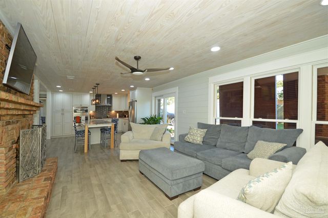 3430 Connell Dr, Pensacola, FL 32503