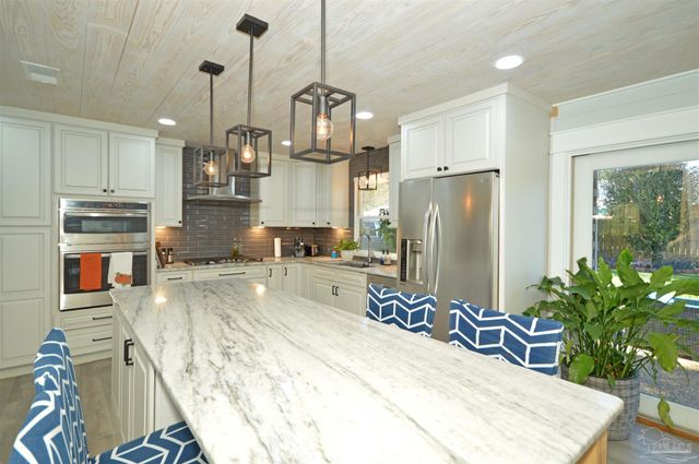 3430 Connell Dr, Pensacola, FL 32503