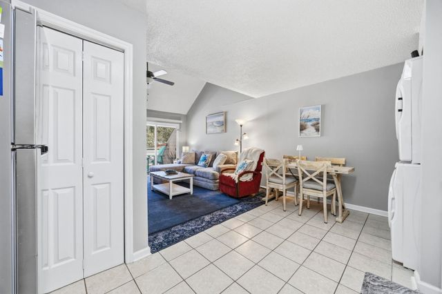 416 Cambridge Cir Apt H5, Murrells Inlet, SC 29576
