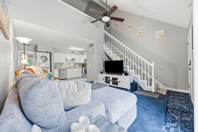 416 Cambridge Cir Apt H5, Murrells Inlet, SC 29576