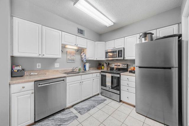 416 Cambridge Cir Apt H5, Murrells Inlet, SC 29576