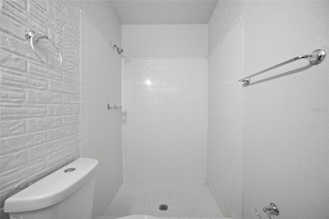 7102 DELLWOOD DRIVE, Tampa, FL 33619