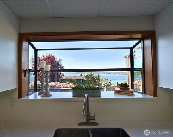 714 SW 296th Street, Federal Way, WA 98023