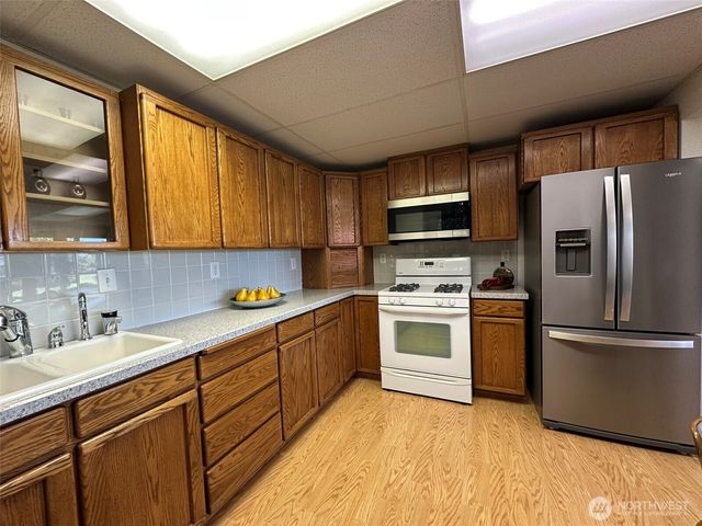 714 SW 296th Street, Federal Way, WA 98023