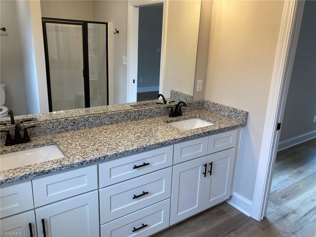 32 Ranchor Drive, Thomasville, NC 27360