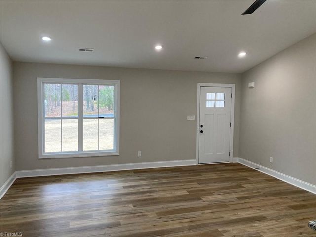 32 Ranchor Drive, Thomasville, NC 27360