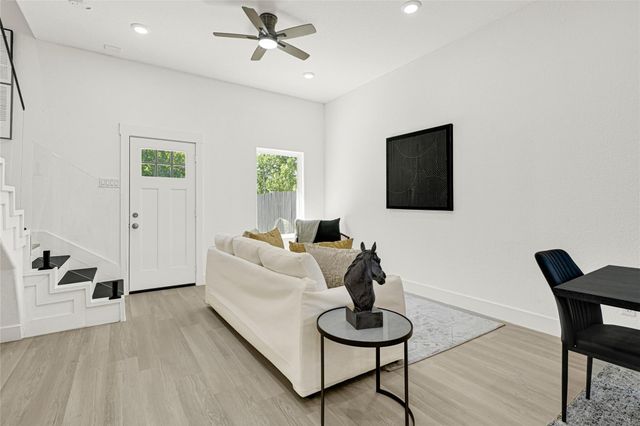 3330 Francis Street, Houston, TX 77004