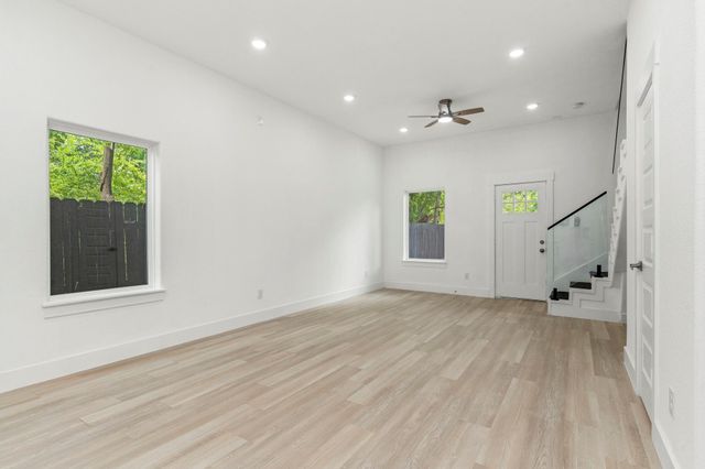 3330 Francis Street, Houston, TX 77004