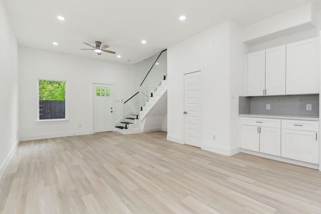 3330 Francis Street, Houston, TX 77004