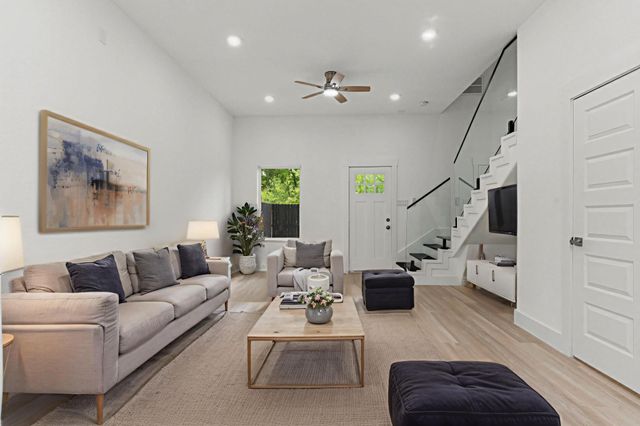 3330 Francis Street, Houston, TX 77004