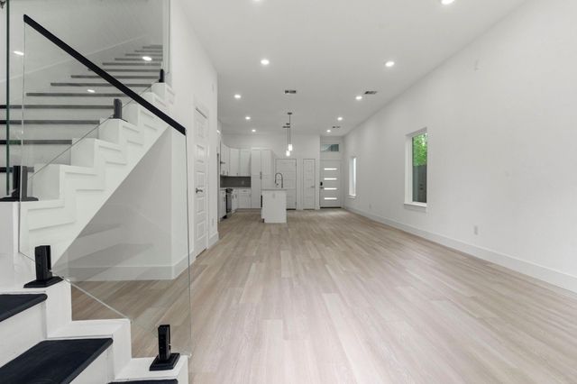 3330 Francis Street, Houston, TX 77004
