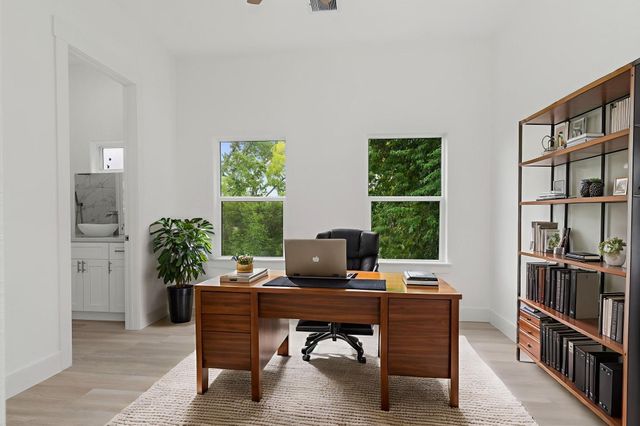 3330 Francis Street, Houston, TX 77004