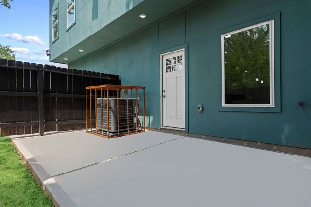3330 Francis Street, Houston, TX 77004