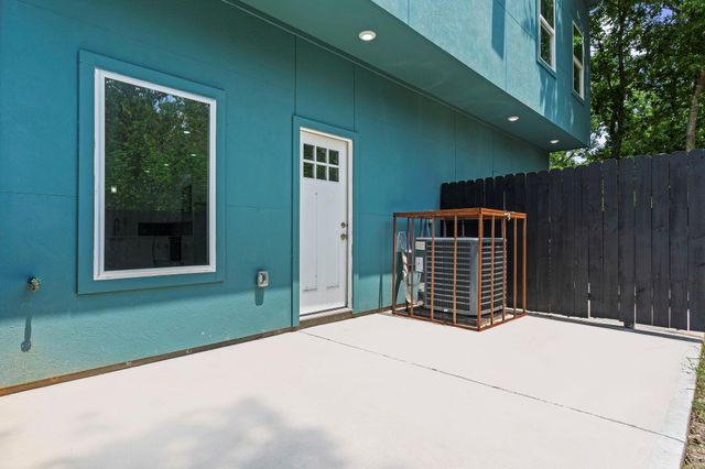 3330 Francis Street, Houston, TX 77004