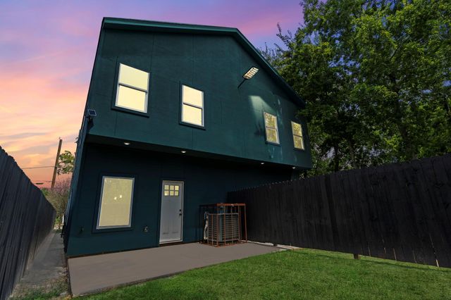 3330 Francis Street, Houston, TX 77004