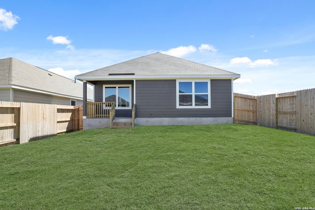 8535 Catnip Pass, Elmendorf, TX 78112
