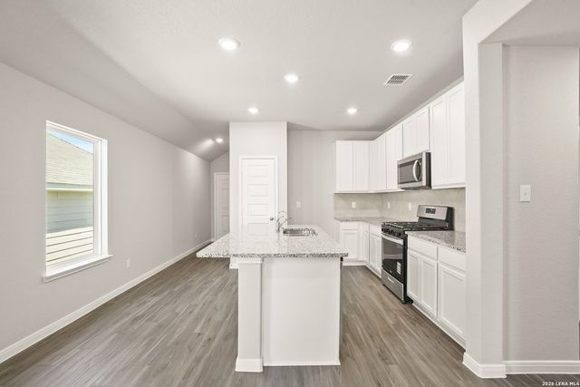8535 Catnip Pass, Elmendorf, TX 78112