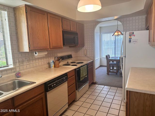 16615 E GUNSIGHT Drive 108, Fountain Hills, AZ 85268