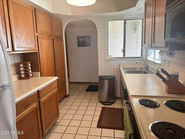 16615 E GUNSIGHT Drive 108, Fountain Hills, AZ 85268