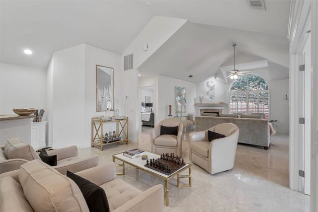 3100 Camellia Rose Drive 110, Fort Worth, TX 76116