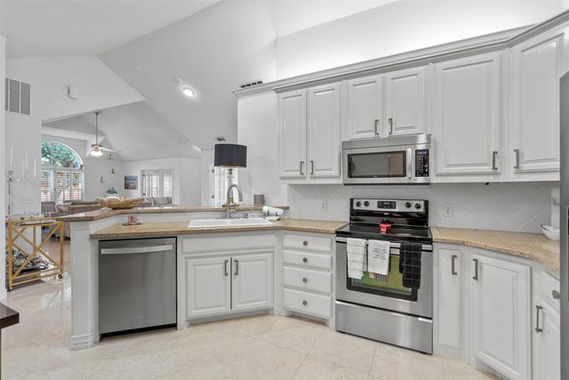 3100 Camellia Rose Drive 110, Fort Worth, TX 76116