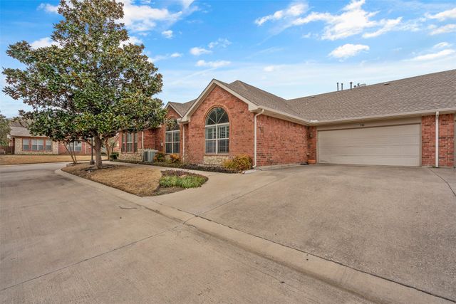 3100 Camellia Rose Drive 110, Fort Worth, TX 76116